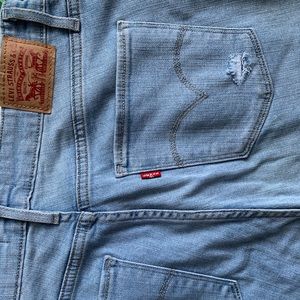 ❤️LEVIS HIGH RISE JEANS‼️‼️